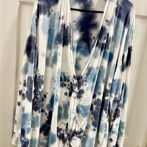 LIVI Tunic Top Women's 22/24 Ivory Blue Tie Dye Long Sleeve Twist Front Active